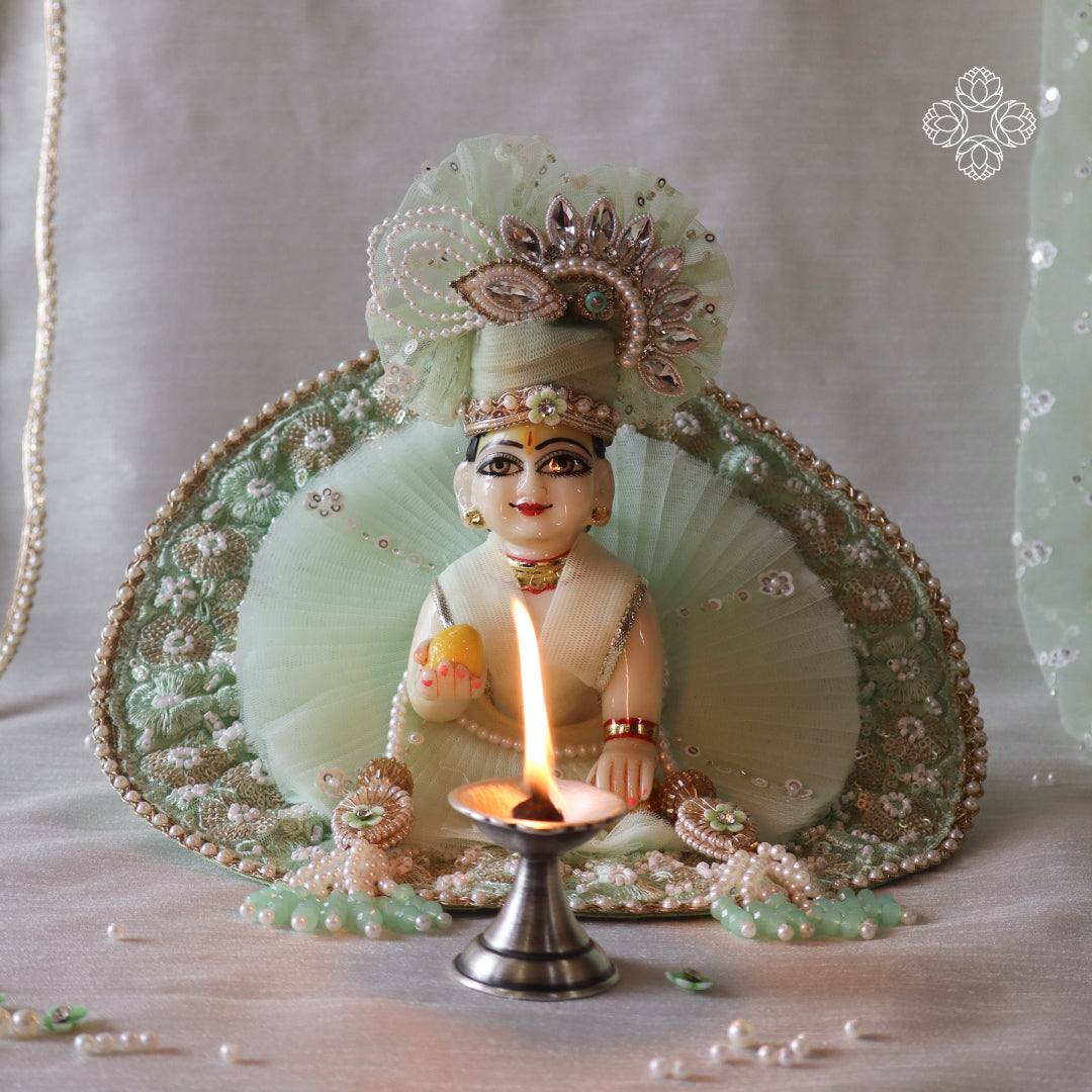 Vrinda Laddu Gopal Ji Poshak
